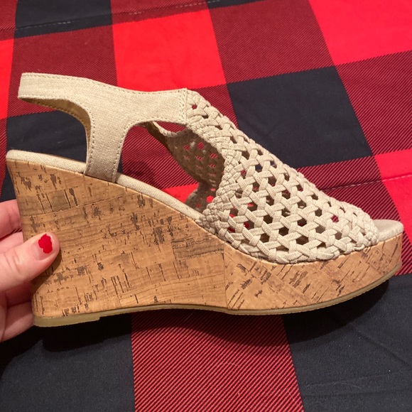 WEDGES - Picture 4 of 7